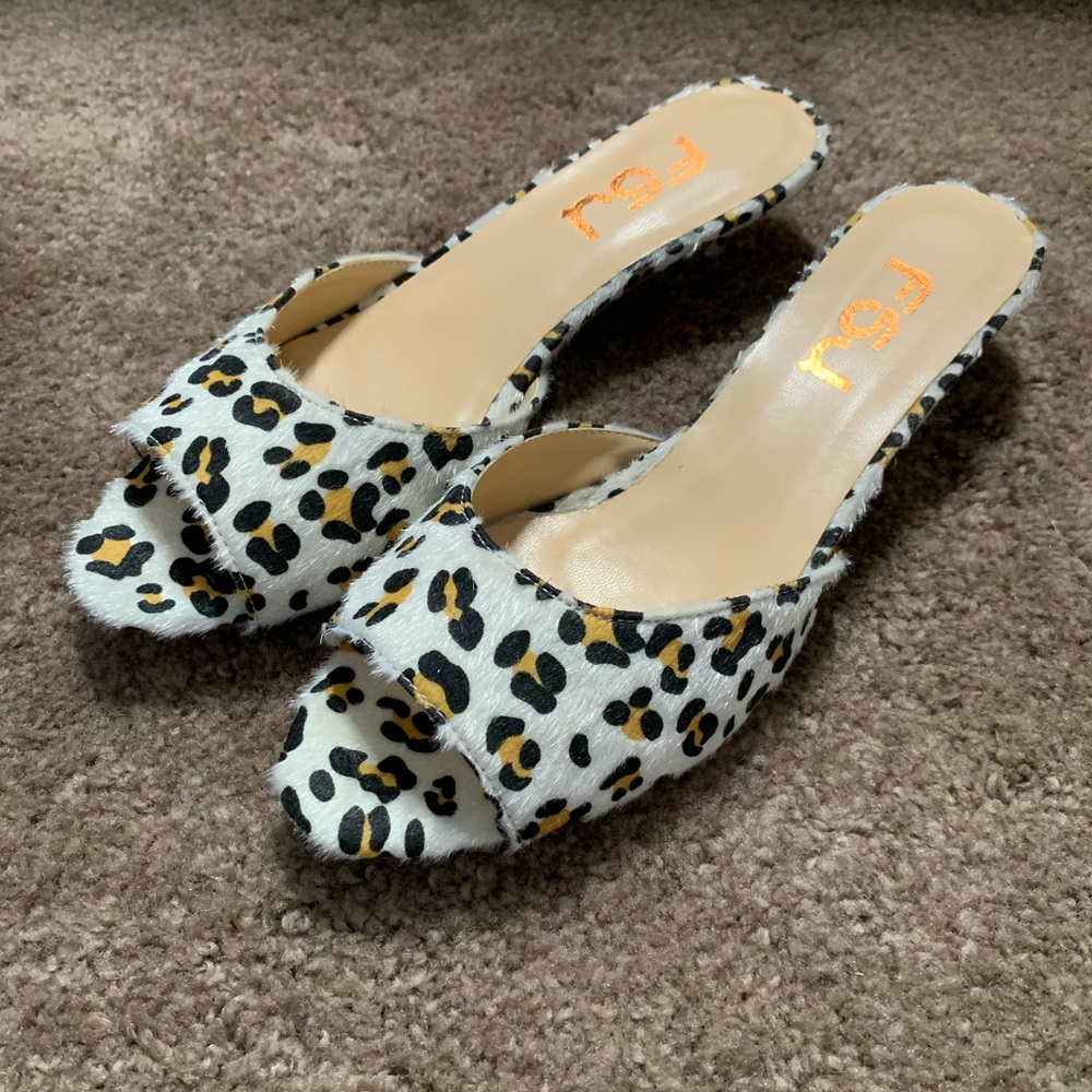 Women Comfort peep toe Low Heel Mules sandals - Picture 3 of 12